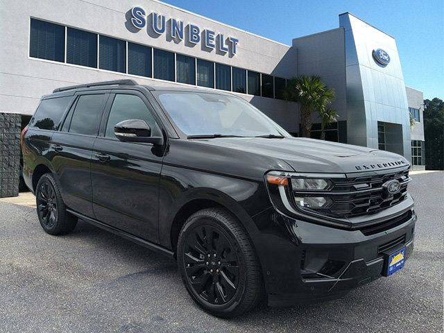 2025 Ford Expedition Platinum's photo