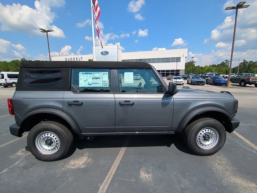 New 2025 Ford Bronco Base SUV