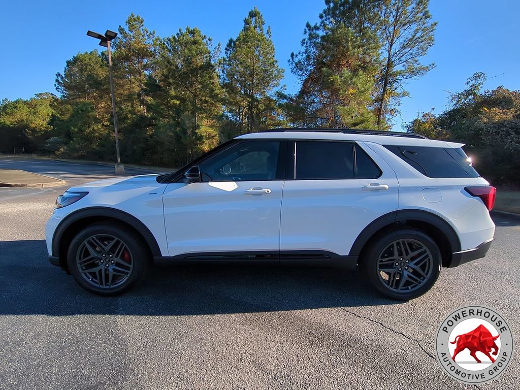 2026 Ford Explorer ST-Line - Photo 8