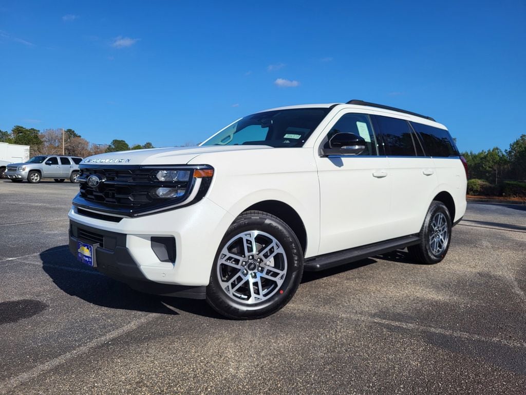 2026 Ford Expedition Active's photo