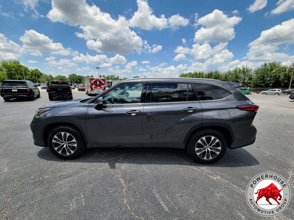 Used 2022 Toyota Highlander XLE SUV