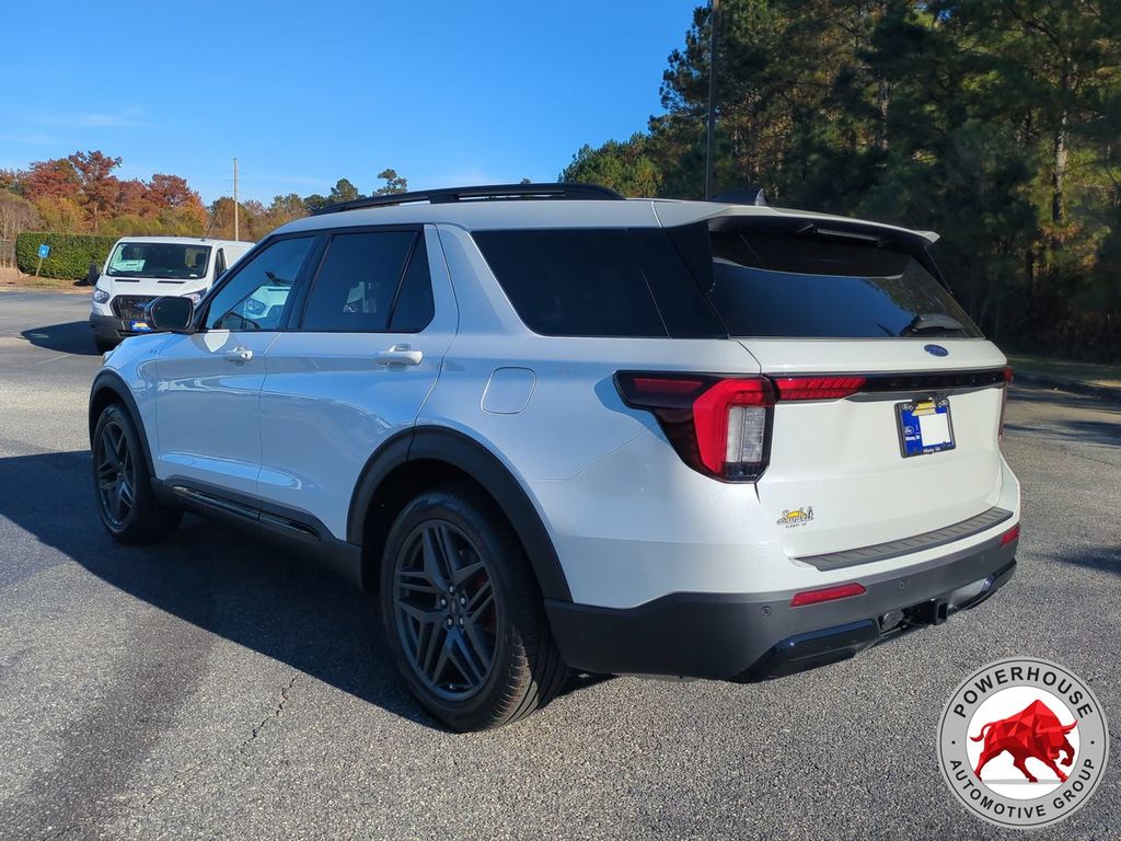 2026 Ford Explorer ST-Line - Photo 6