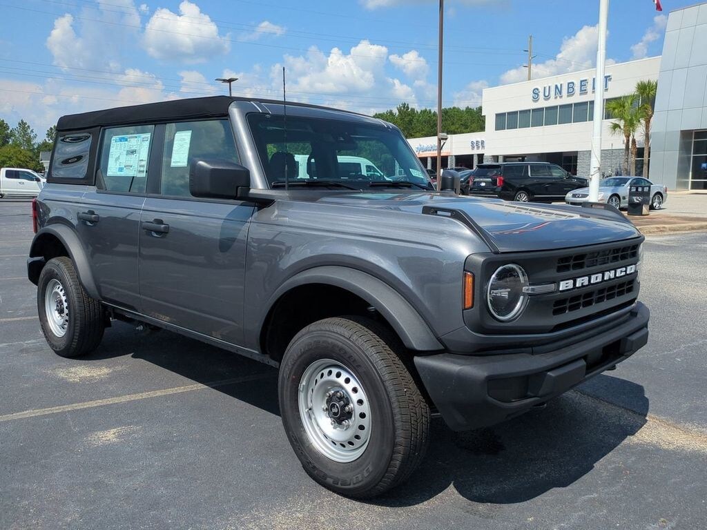 New 2025 Ford Bronco Base SUV