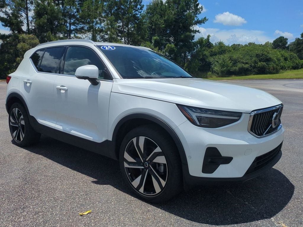 Used 2024 Volvo XC40 B5 Plus Bright Theme SUV