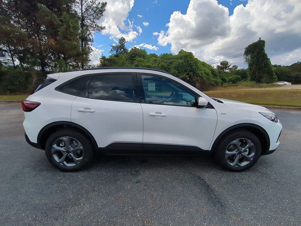 New 2026 Ford Escape Hybrid ST-Line Select SUV