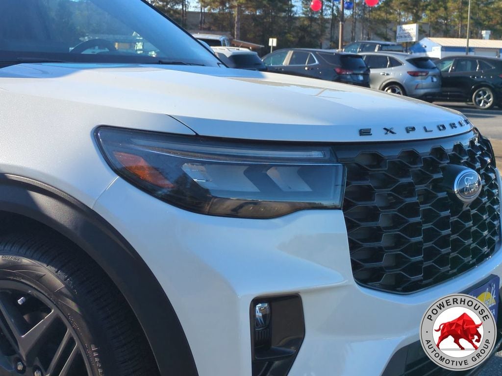 2026 Ford Explorer ST-Line - Photo 11