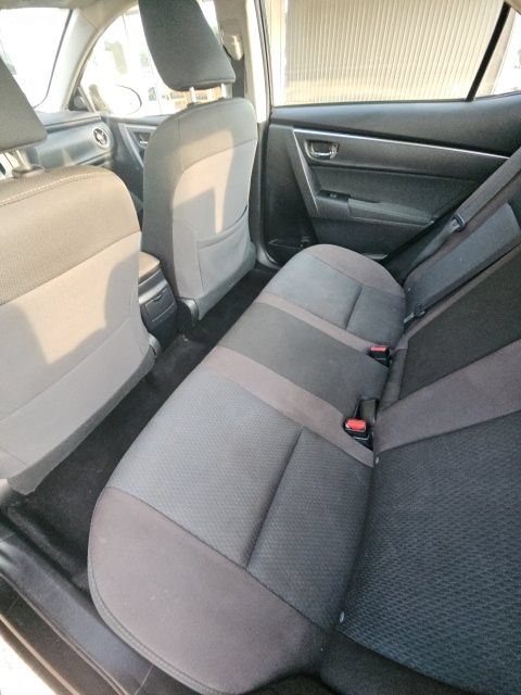 2017 Toyota Corolla LE - Photo 12
