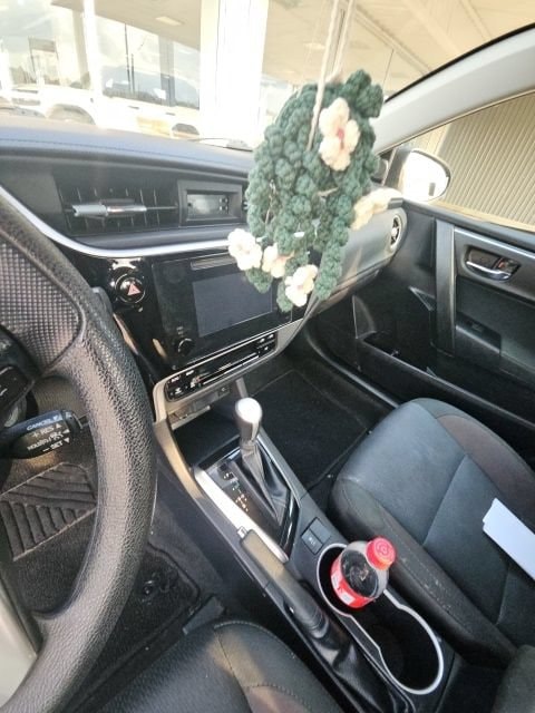 2017 Toyota Corolla LE - Photo 11