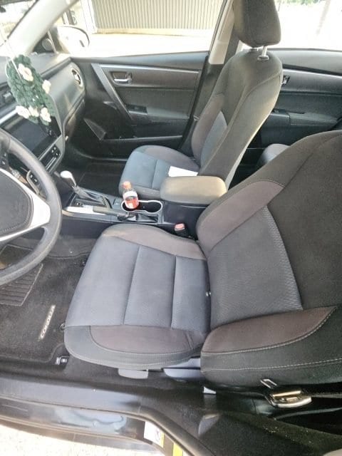 2017 Toyota Corolla LE - Photo 10