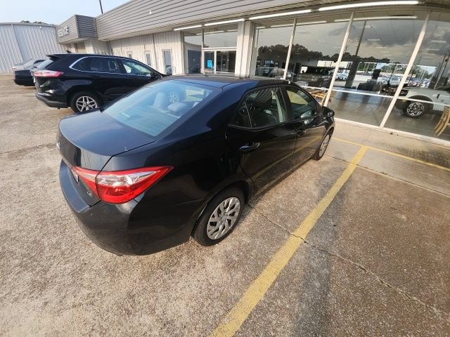 2017 Toyota Corolla LE - Photo 6