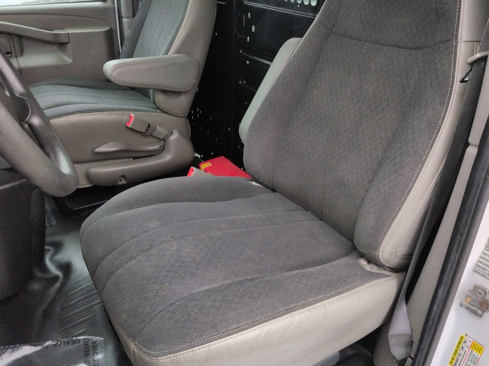 Thumbnail: 2018 GMC Savana - 17