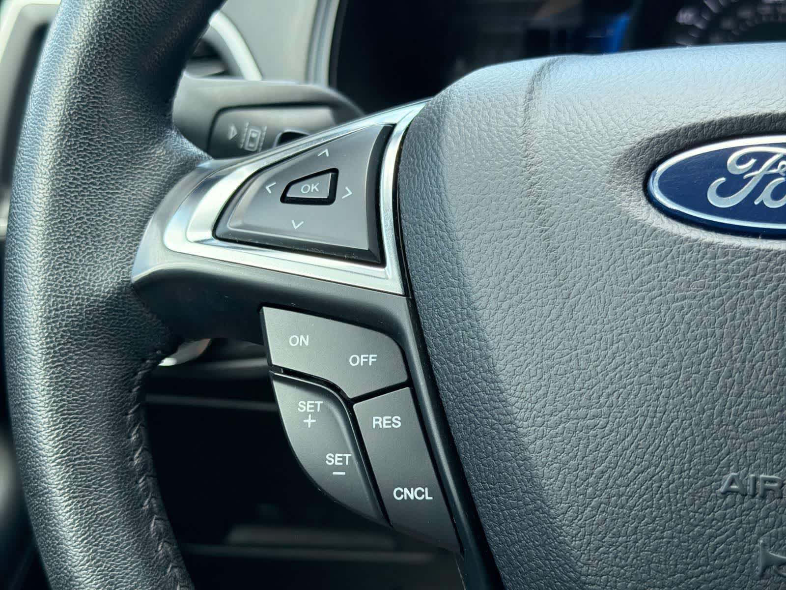 Thumbnail: 2022 Ford Edge - 25