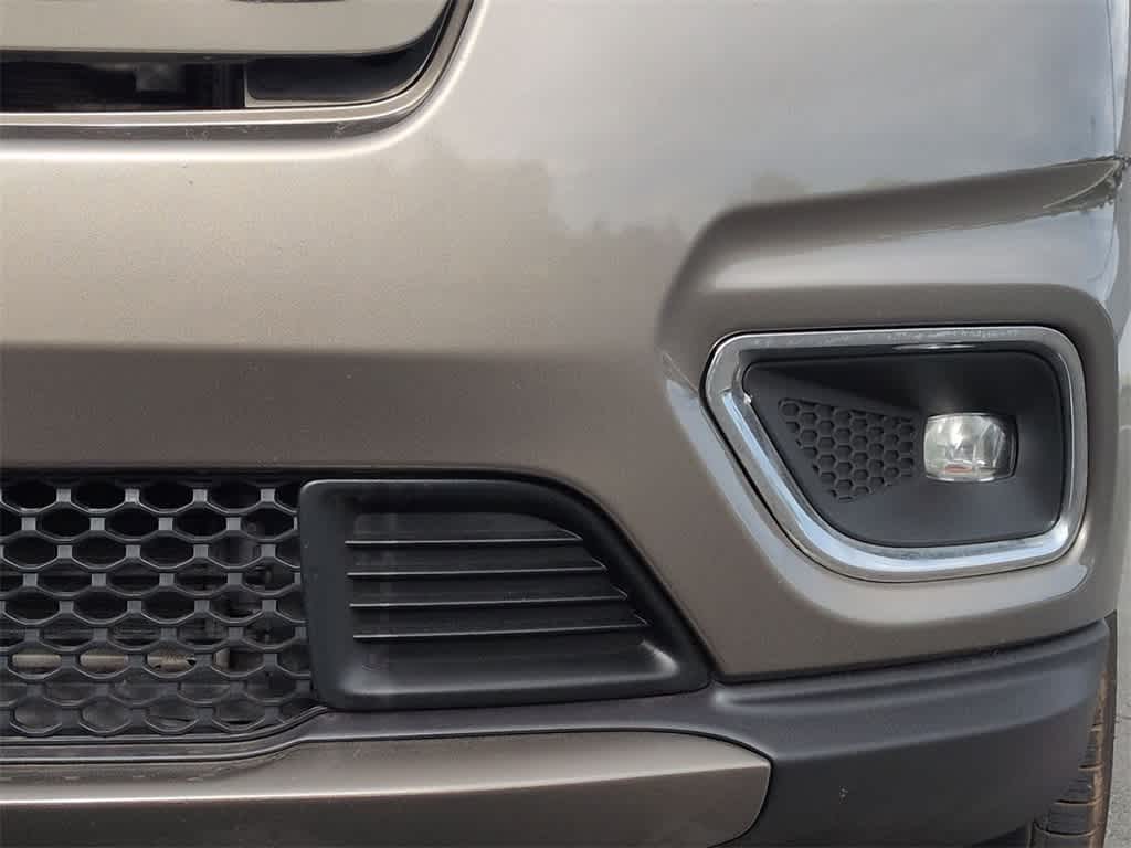 Thumbnail: 2019 Jeep Cherokee - 11