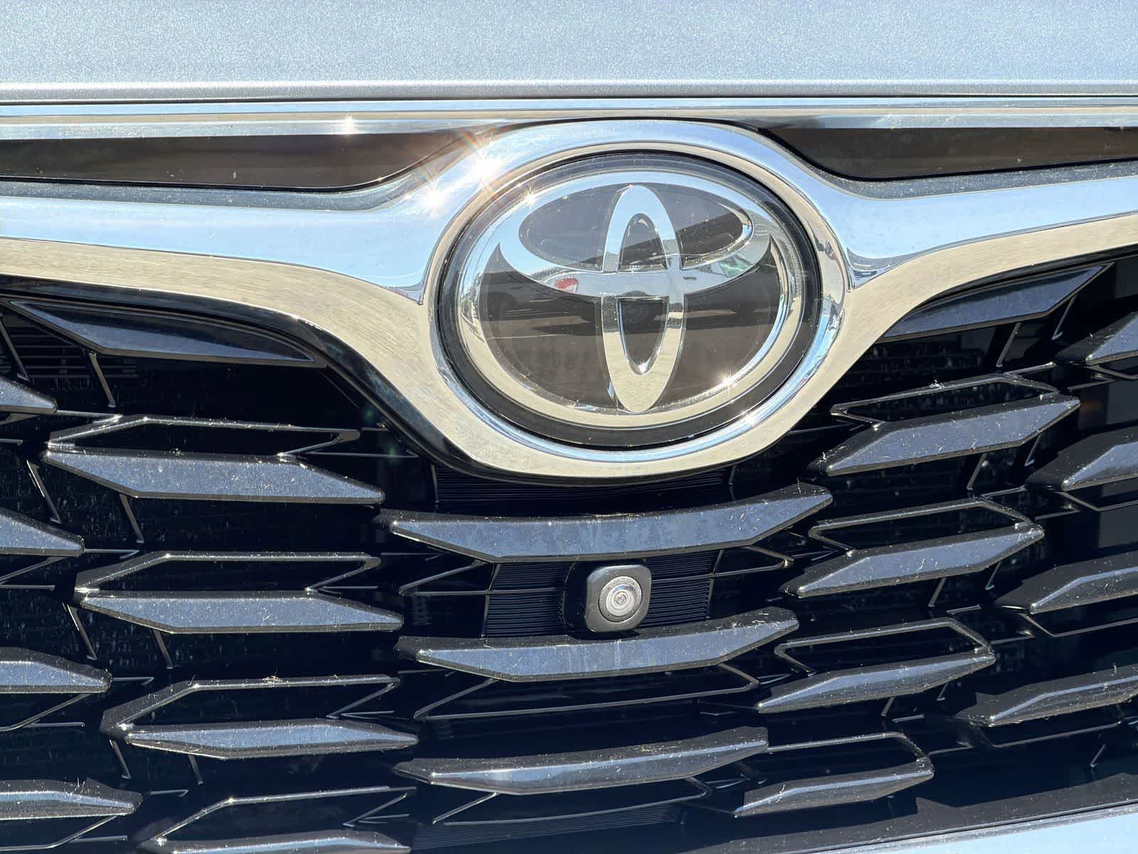 Thumbnail: 2020 Toyota Highlander - 4
