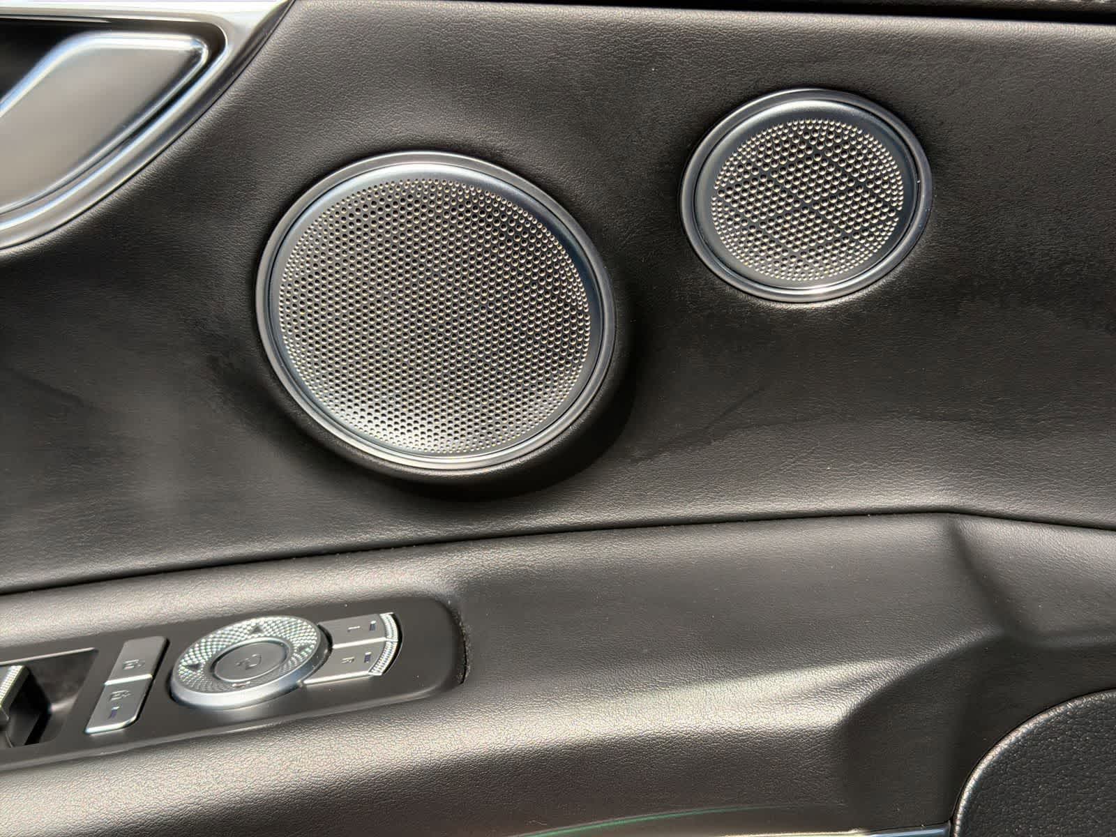 Thumbnail: 2021 Genesis GV80 - 32