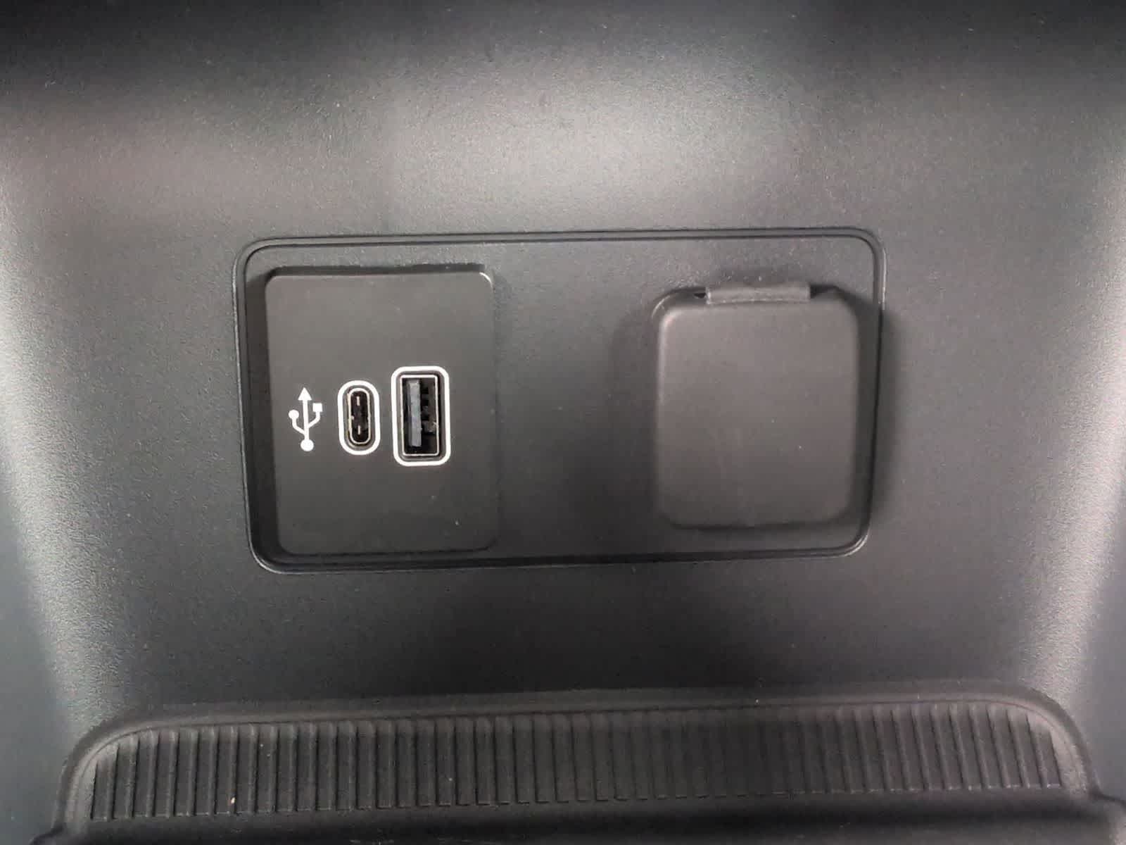 Thumbnail: 2026 Ford Explorer - 32