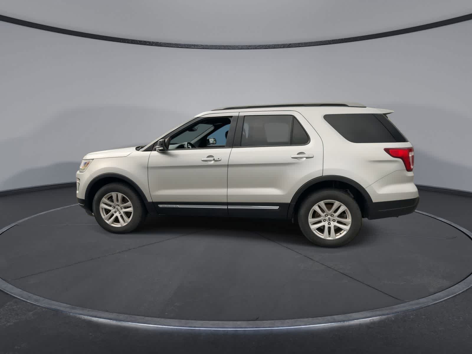 Thumbnail: 2018 Ford Explorer - 5