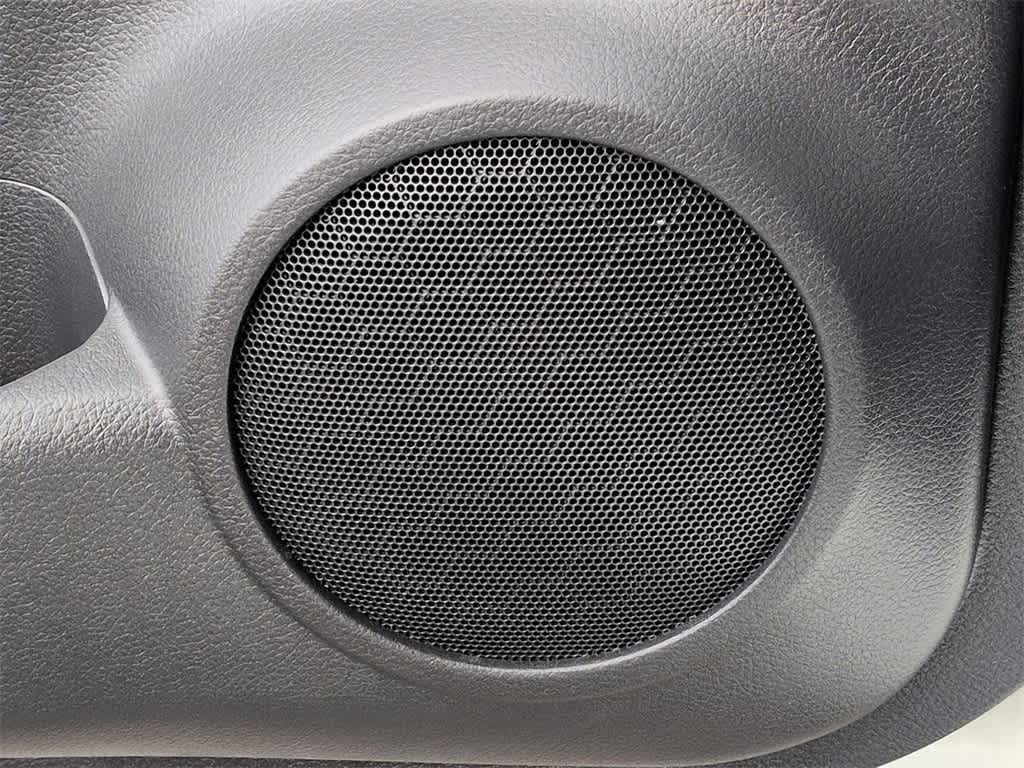 Thumbnail: 2017 Nissan Rogue Sport - 31