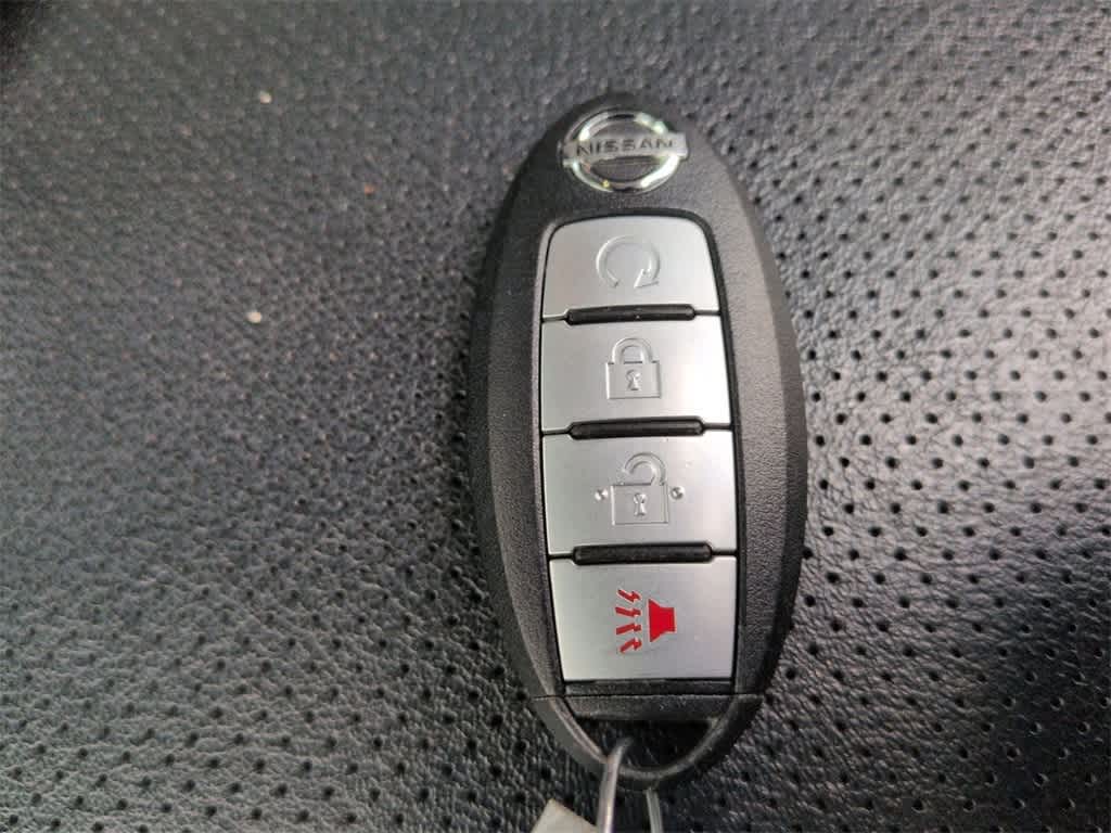 Thumbnail: 2017 Nissan Rogue Sport - 36