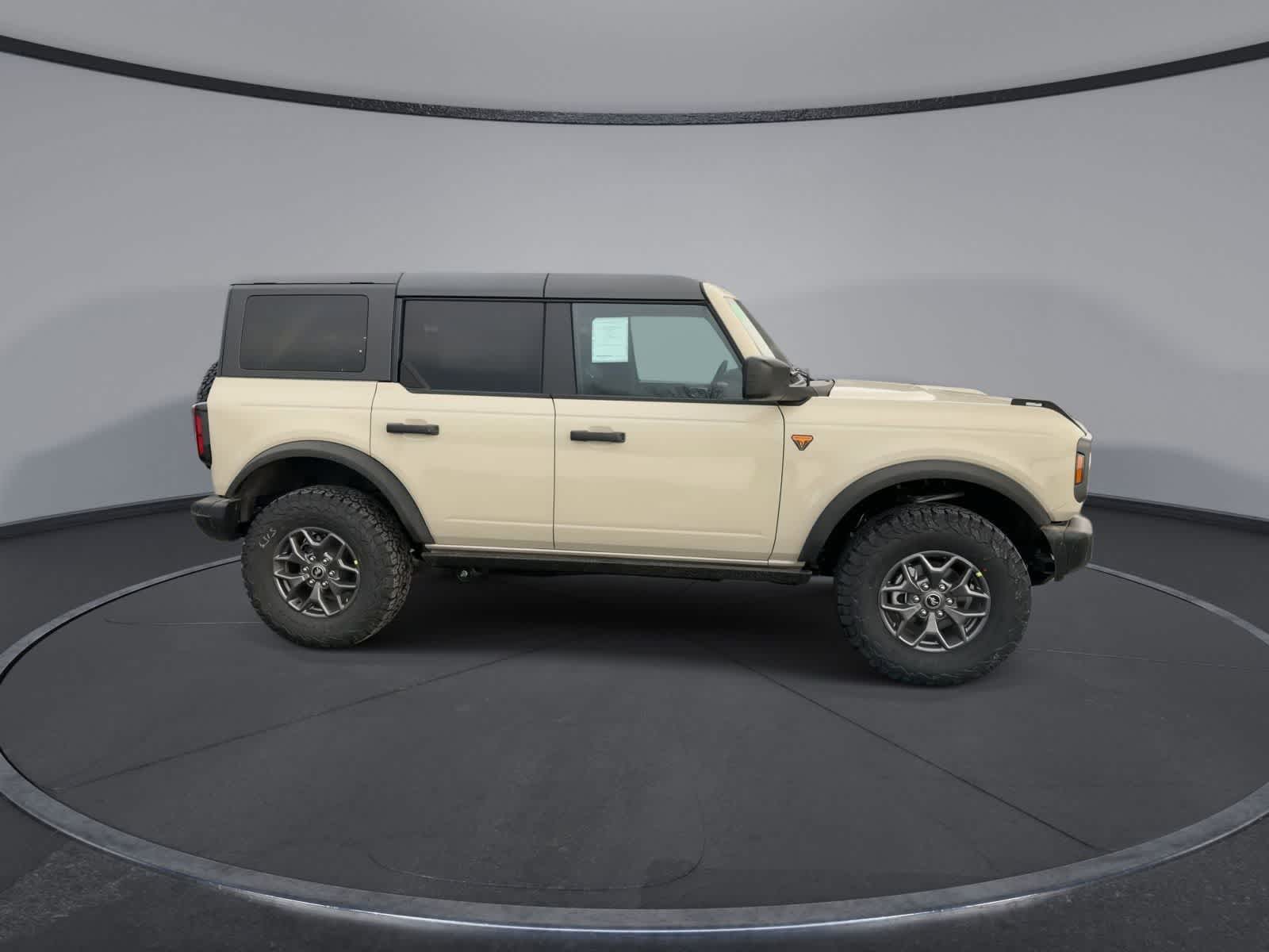 Thumbnail: 2025 Ford Bronco - 9