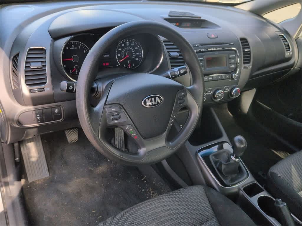Thumbnail: 2017 Kia Forte - 10