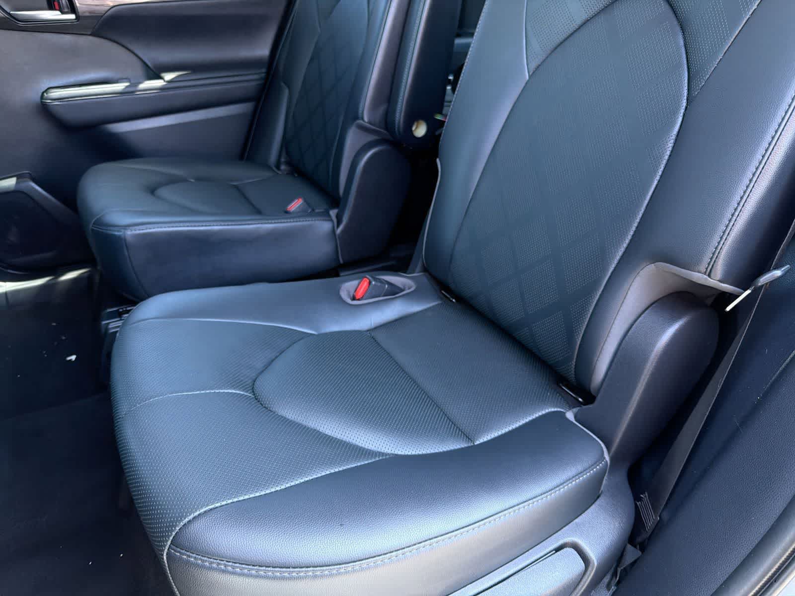 Thumbnail: 2020 Toyota Highlander - 13