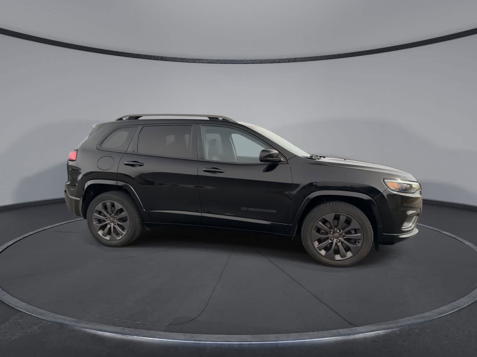 Thumbnail: 2019 Jeep Cherokee - 9
