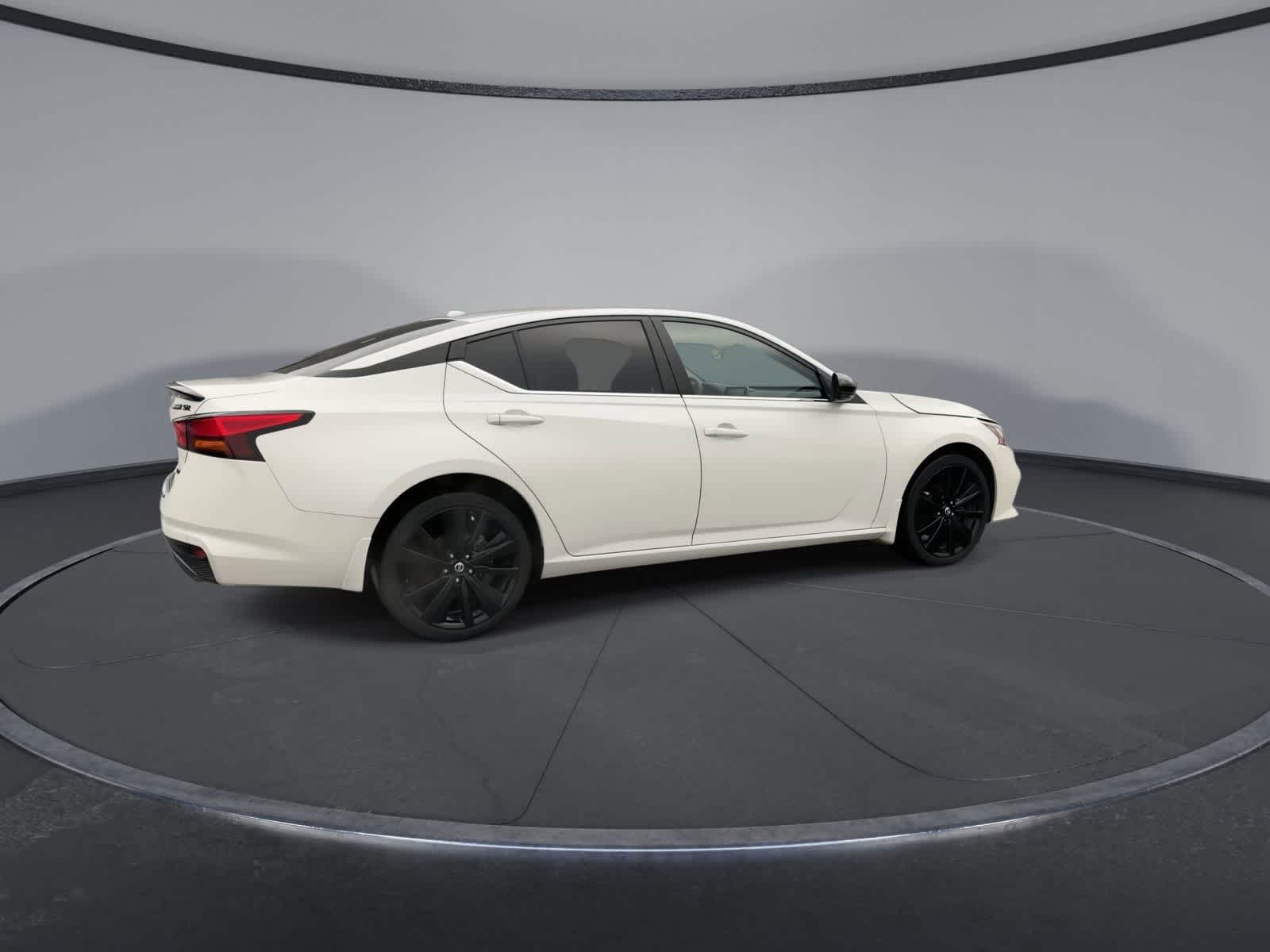 Thumbnail: 2022 Nissan Altima - 8