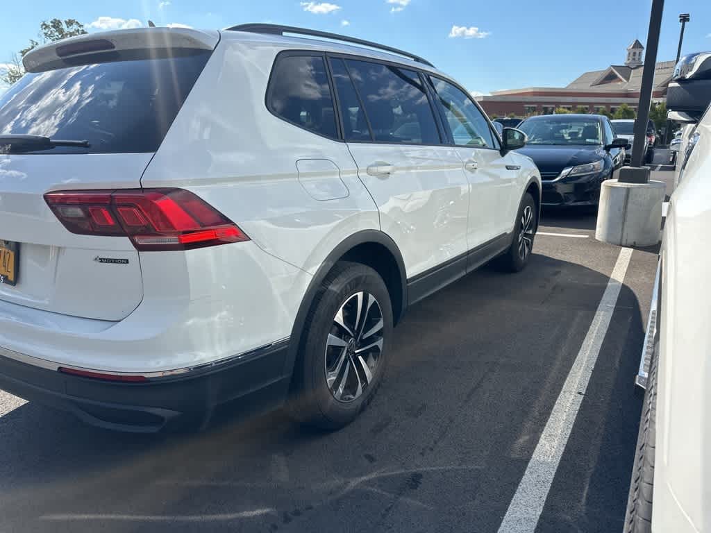 Thumbnail: 2023 Volkswagen Tiguan - 3