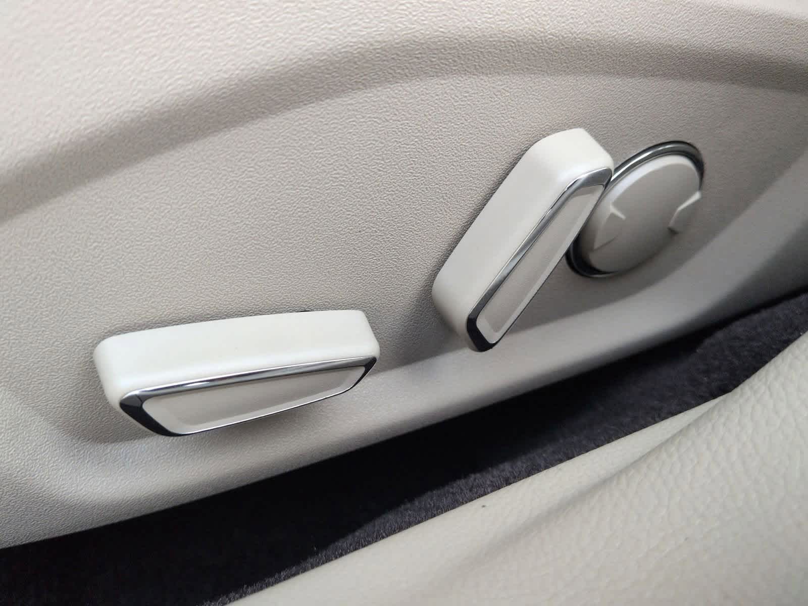 Thumbnail: 2017 Ford Fusion - 18