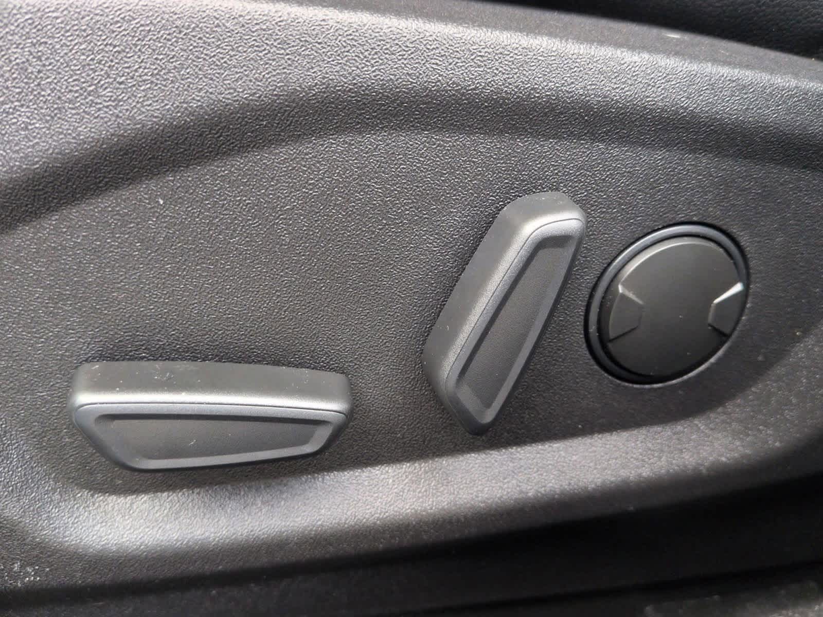 Thumbnail: 2022 Ford Edge - 18