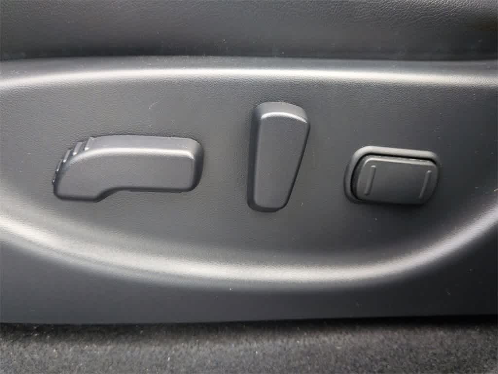 Thumbnail: 2019 Nissan Leaf - 18