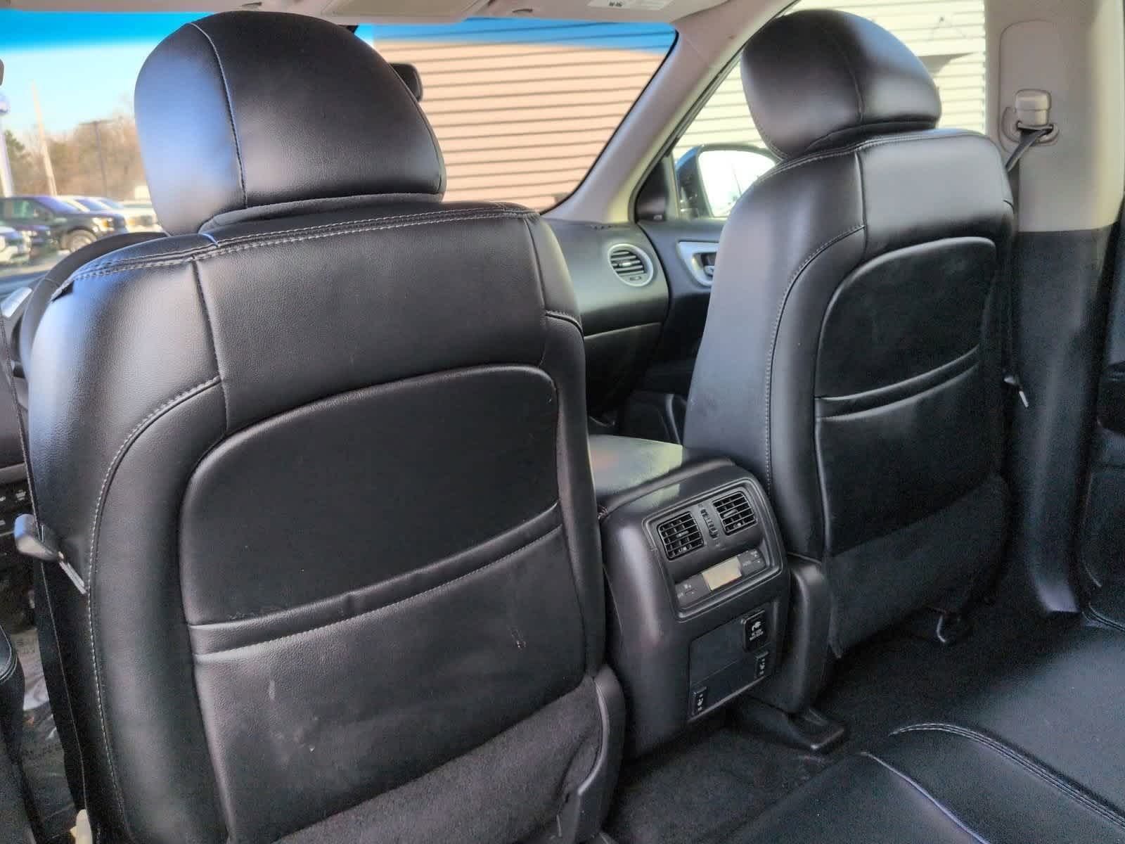 Thumbnail: 2016 Nissan Pathfinder - 19