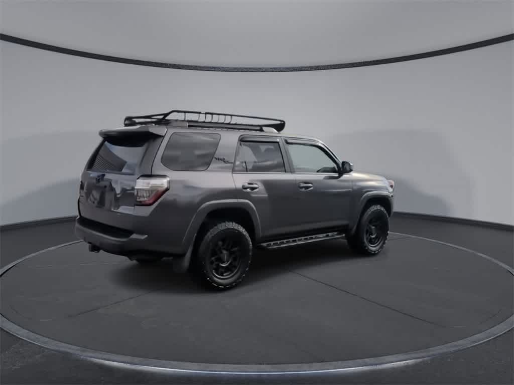 Thumbnail: 2017 Toyota 4Runner - 8