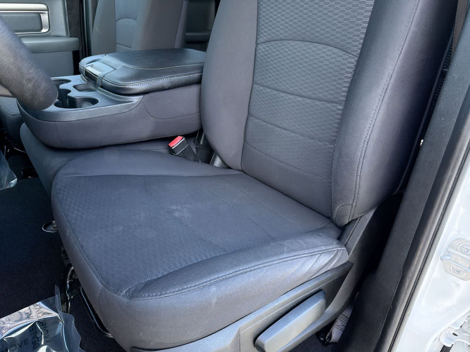 Thumbnail: 2019 RAM 1500 Classic - 17