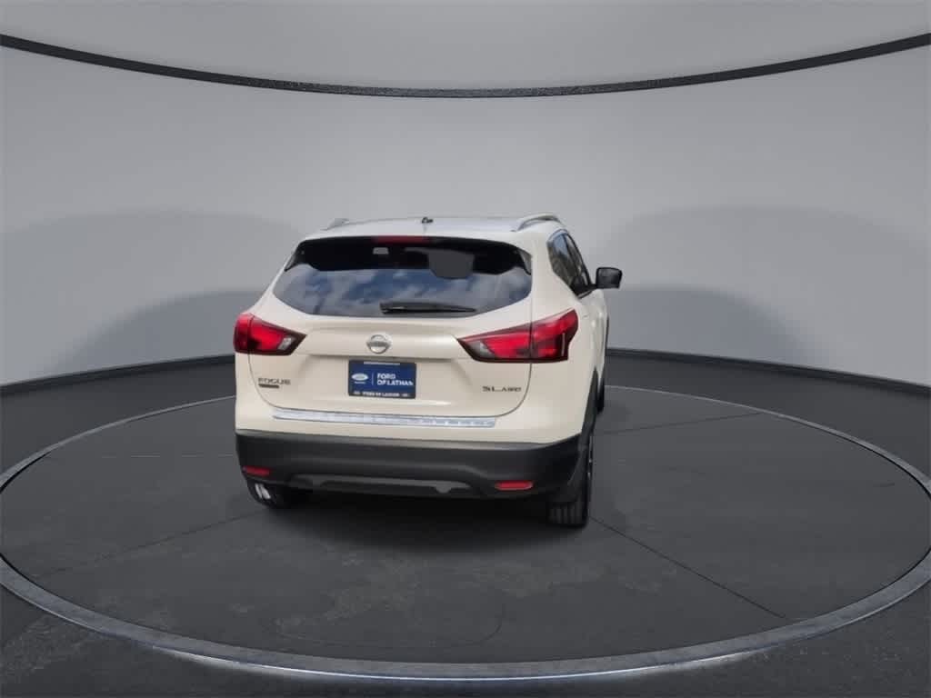 Thumbnail: 2017 Nissan Rogue Sport - 7