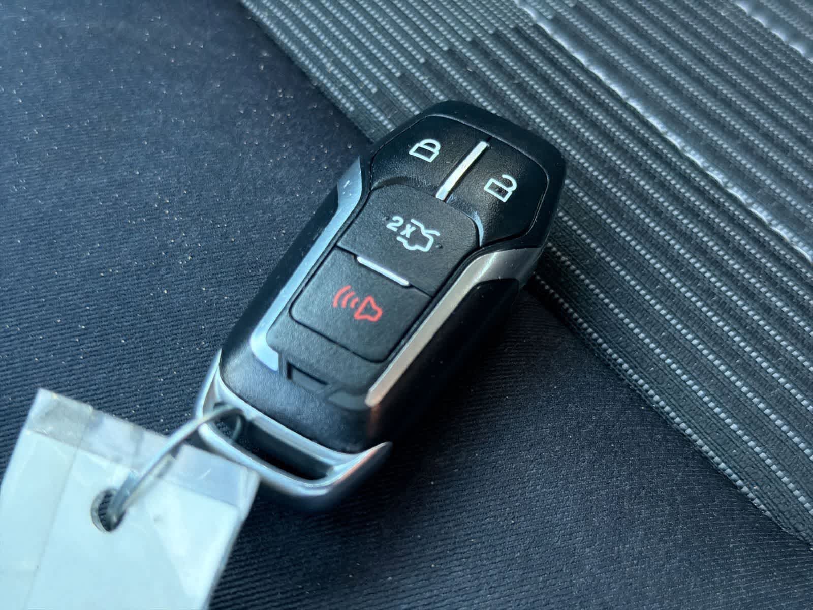 Thumbnail: 2016 Ford Edge - 35