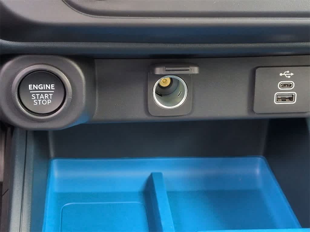 Thumbnail: 2025 Ford Maverick - 31