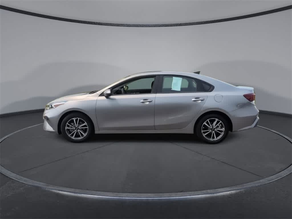 Thumbnail: 2022 Kia Forte - 5