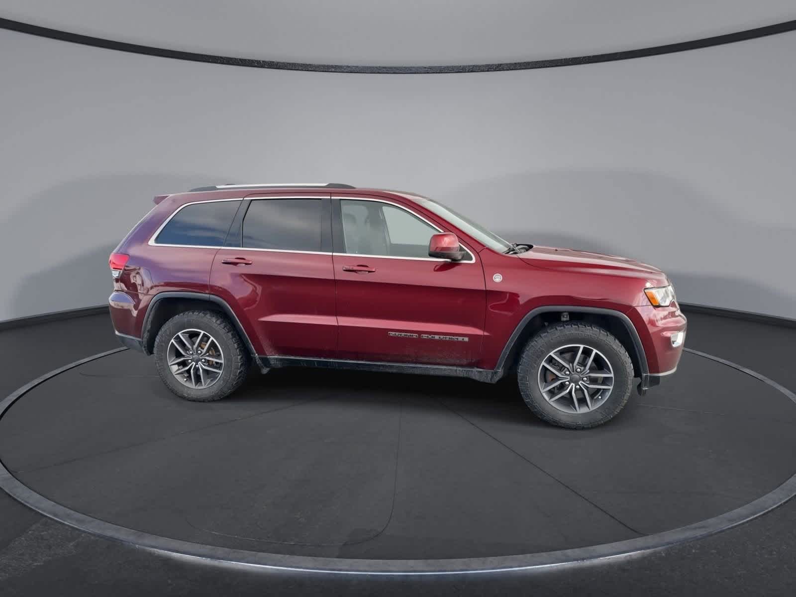 Thumbnail: 2019 Jeep Grand Cherokee - 9