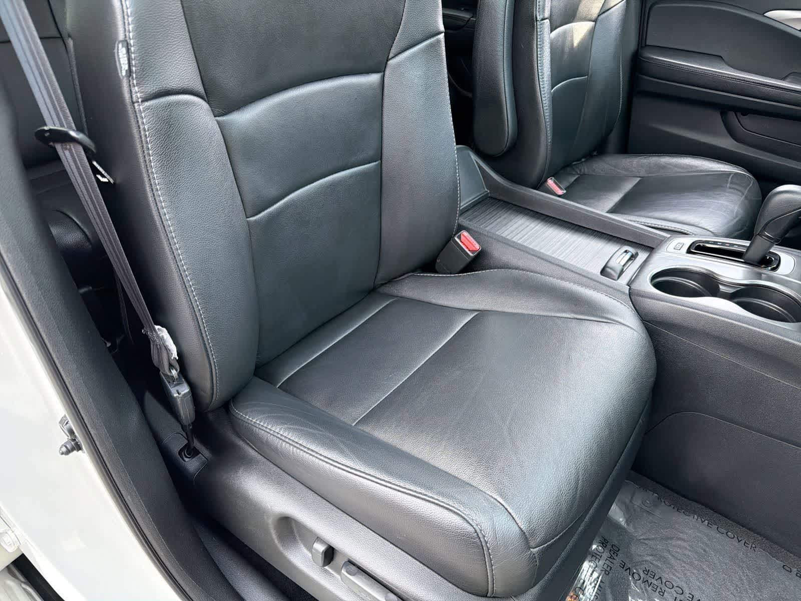 Thumbnail: 2018 Honda Pilot - 23