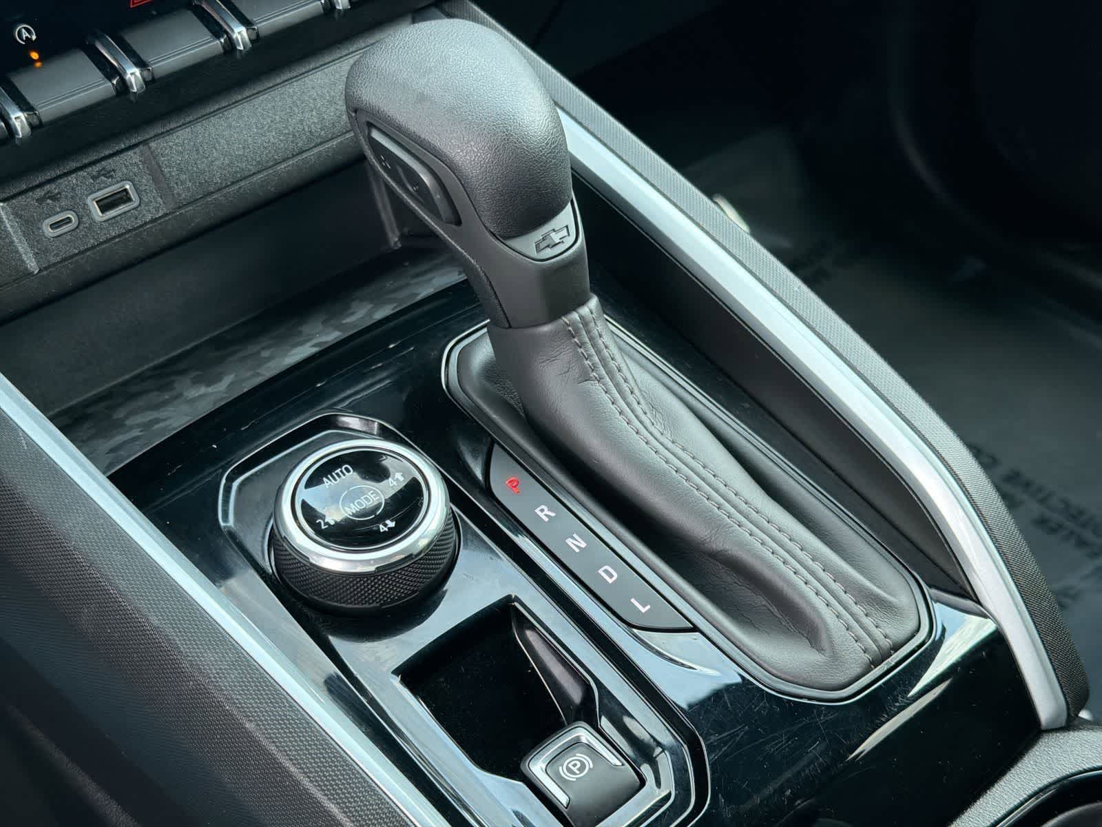 Thumbnail: 2023 Chevrolet Colorado - 31