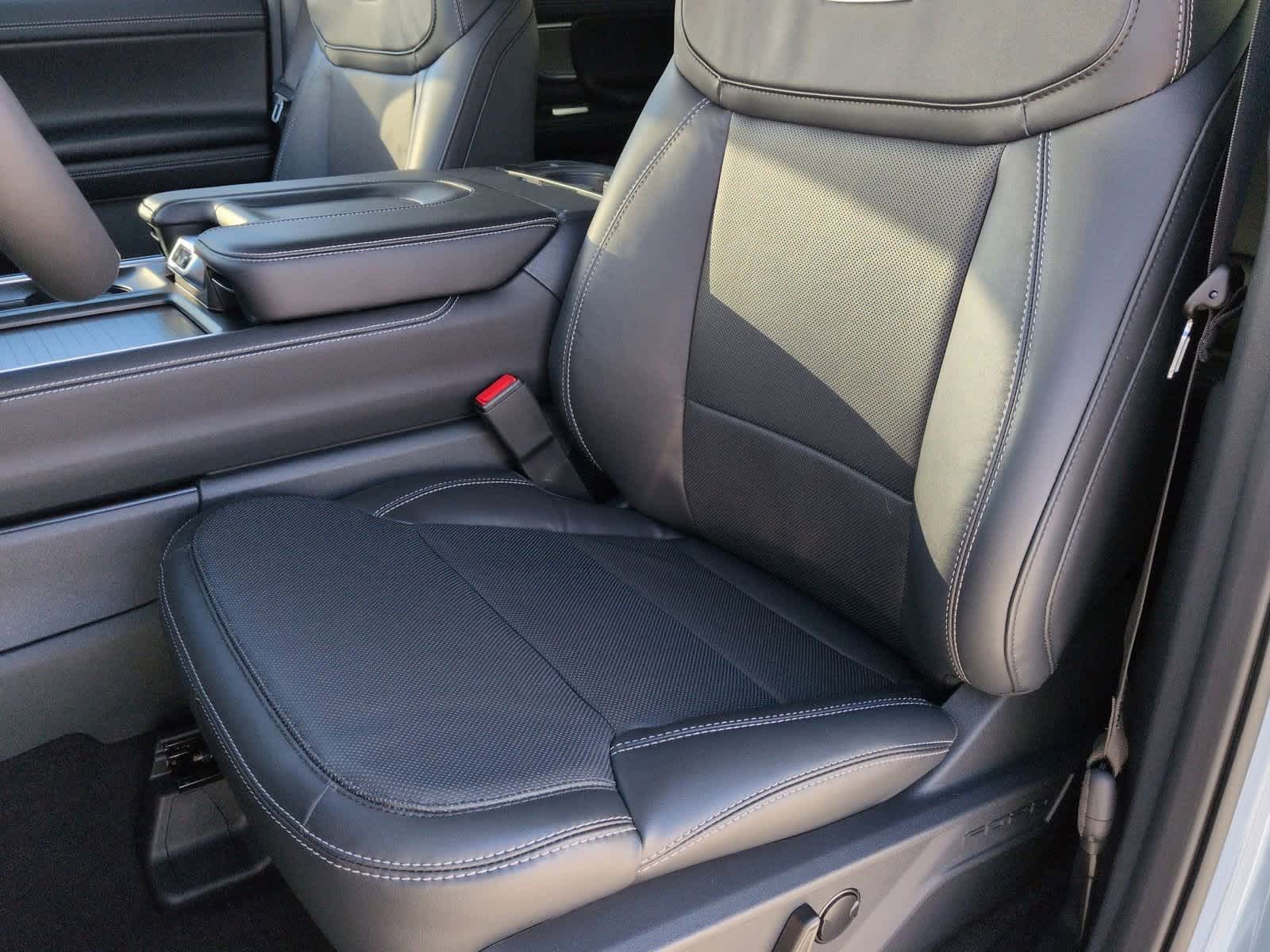 Thumbnail: 2025 Ford Expedition - 17