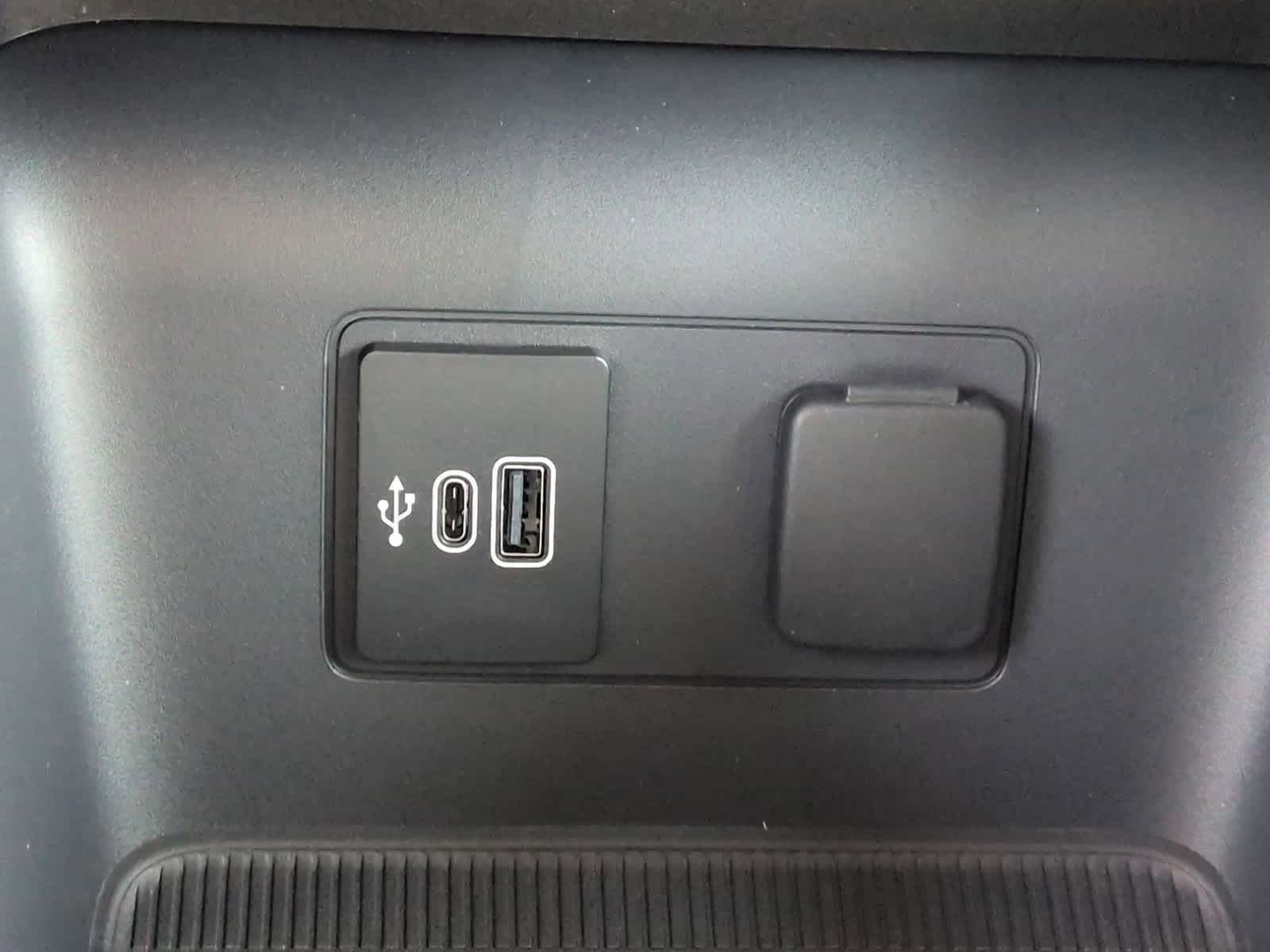 Thumbnail: 2026 Ford Explorer - 31