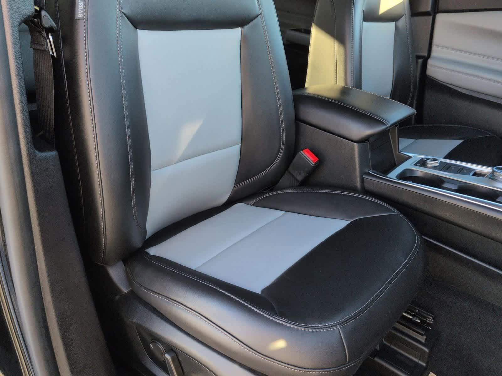 Thumbnail: 2022 Ford Explorer - 24