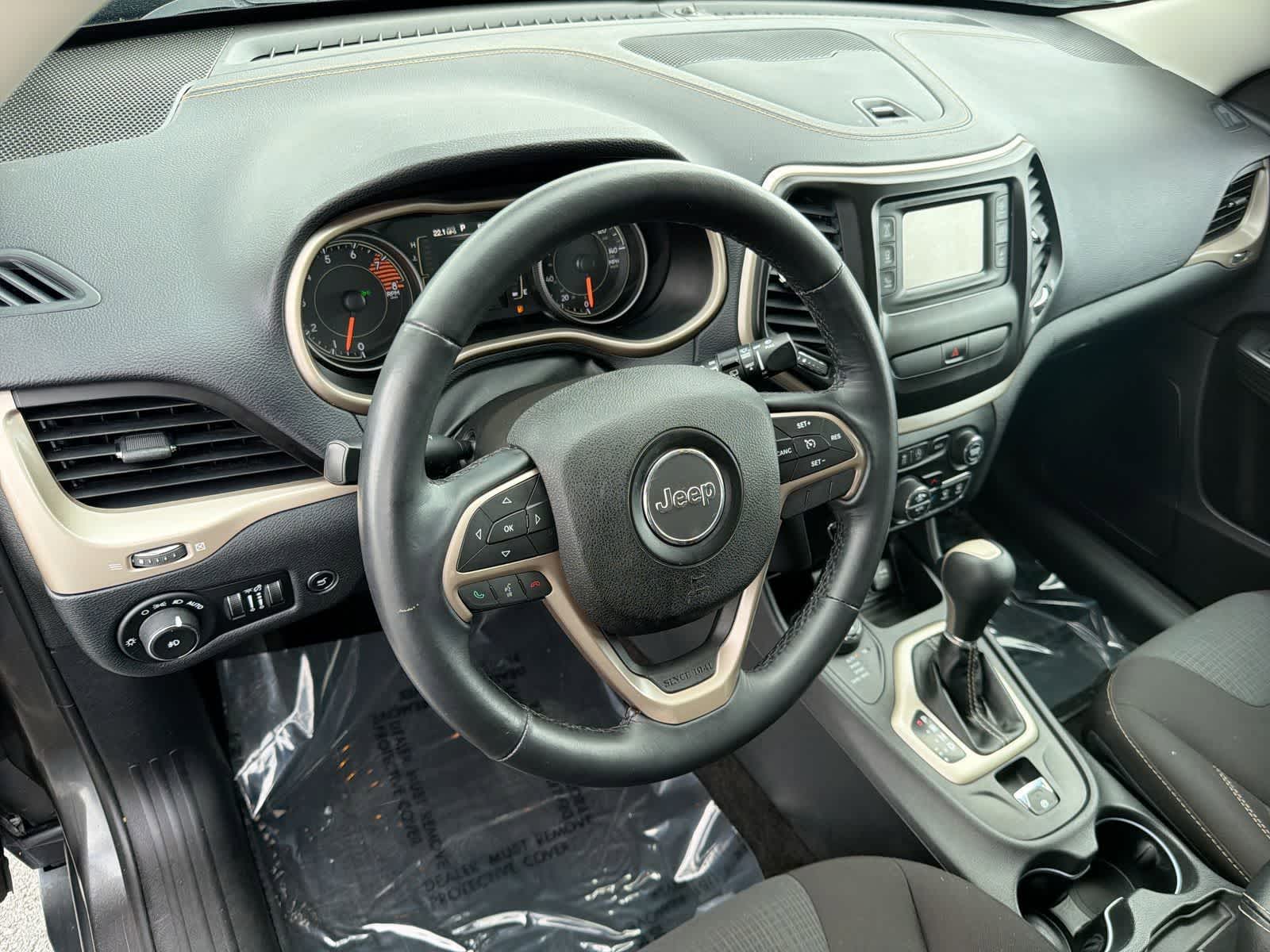 Thumbnail: 2016 Jeep Cherokee - 10