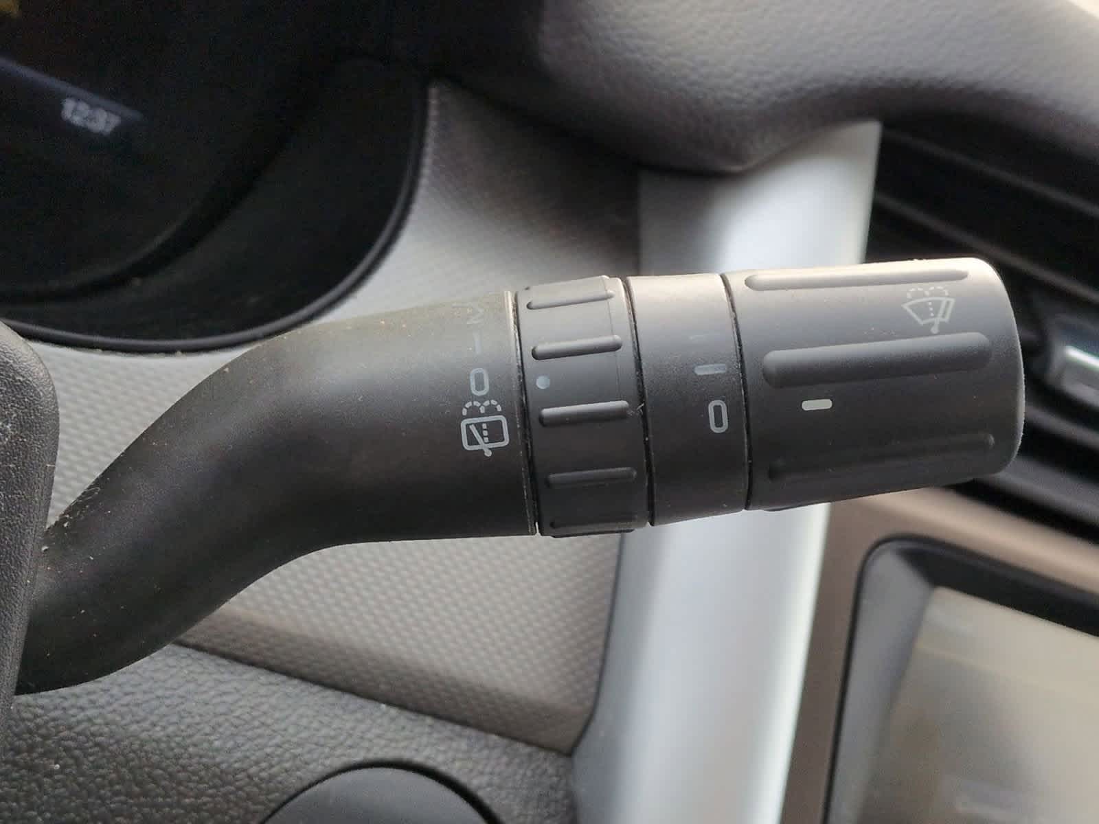 Thumbnail: 2013 Ford Edge - 28