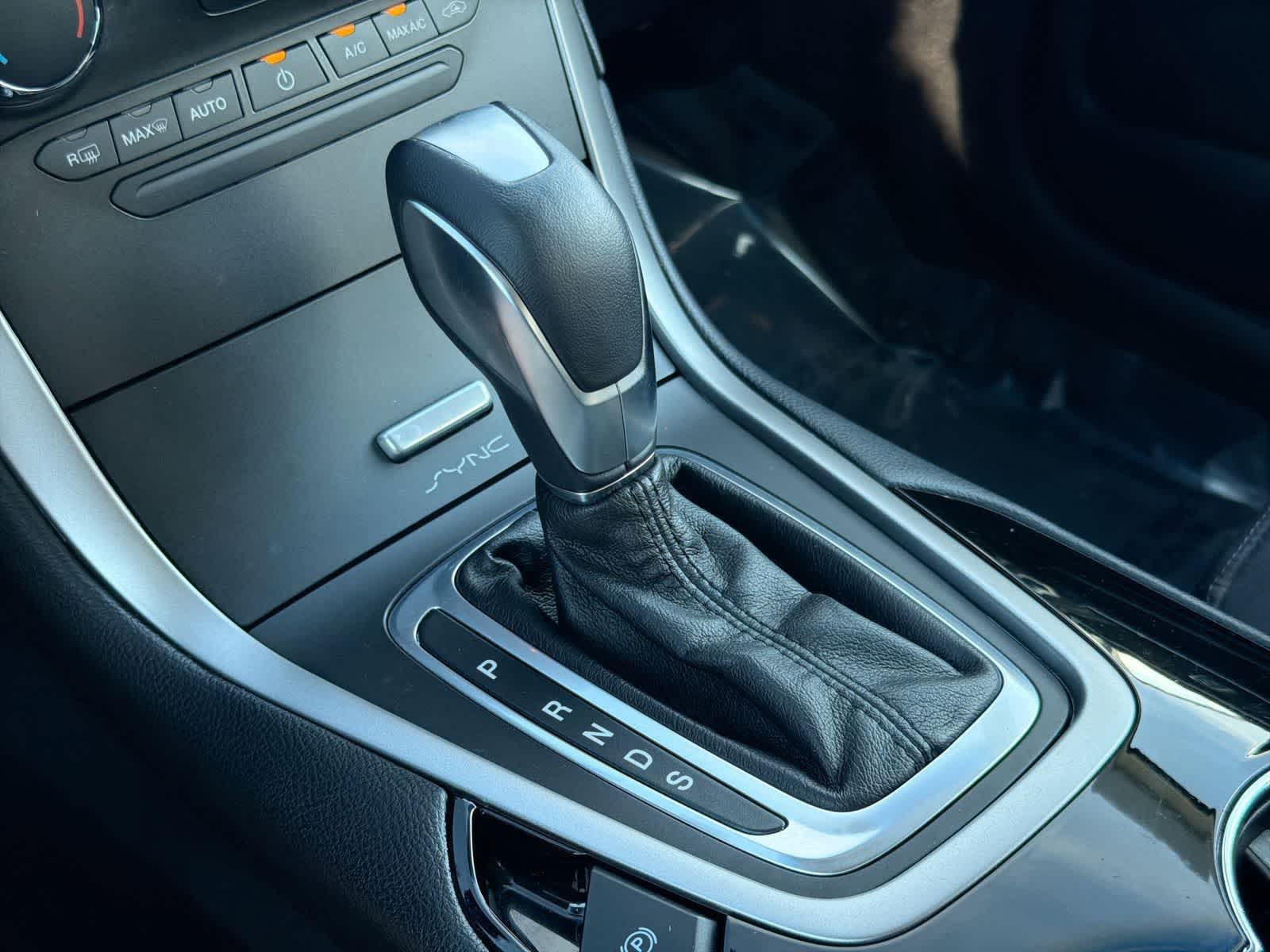 Thumbnail: 2016 Ford Edge - 32