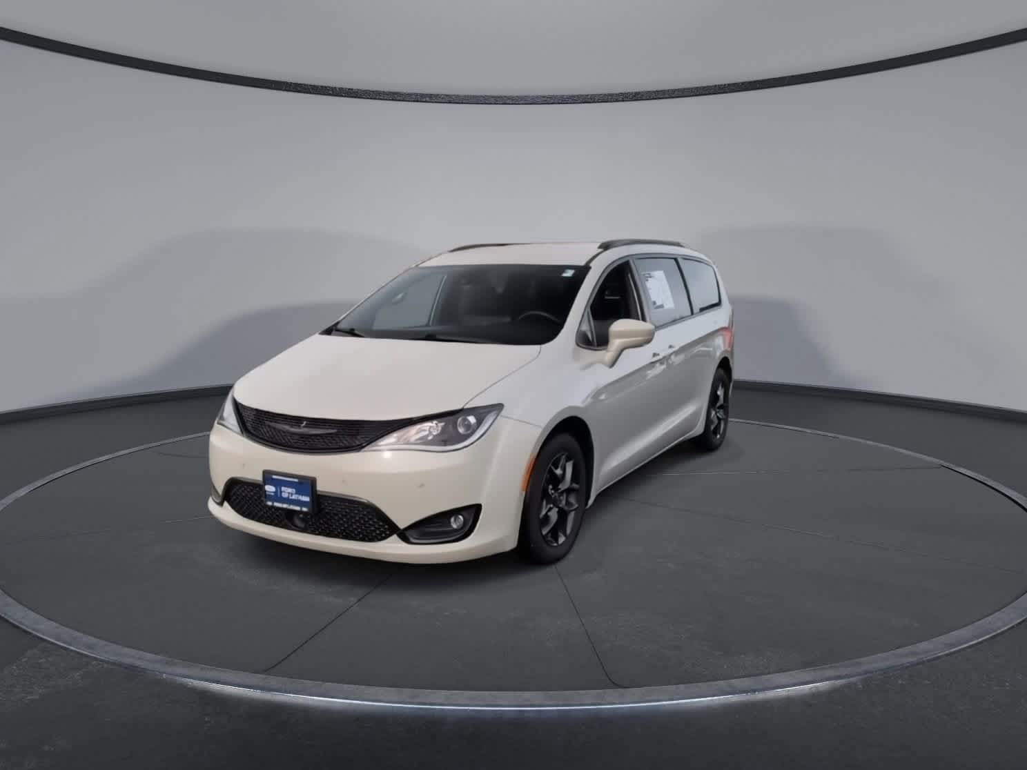 Thumbnail: 2020 Chrysler Pacifica - 3