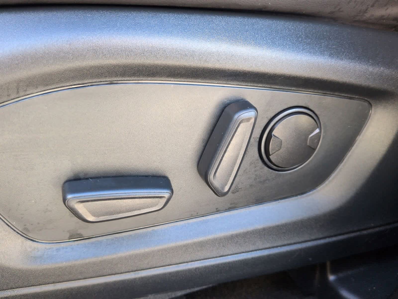 Thumbnail: 2022 Ford Explorer - 18